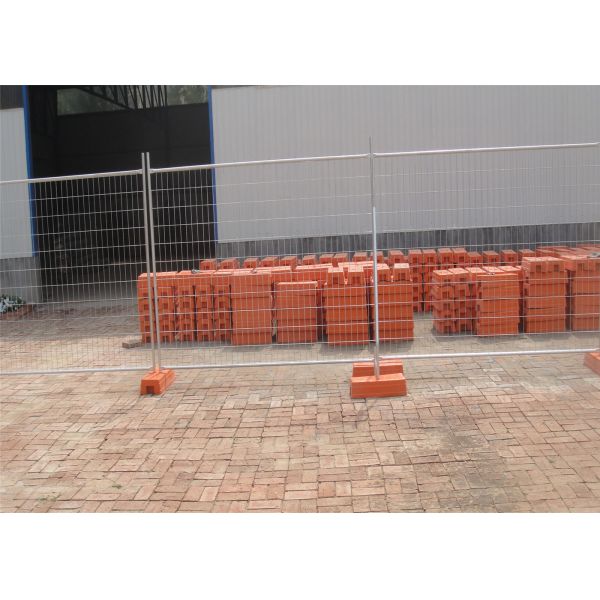 Hot Dipped Galvanized Construction Fencing , Chain Link Fence Construction