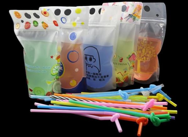 Stand Up Reclosable Zipper Clear Drink Pouches Bags with Plastic Straw, 8mil Hand-held Drinking Bags 15 Bottom Gusset