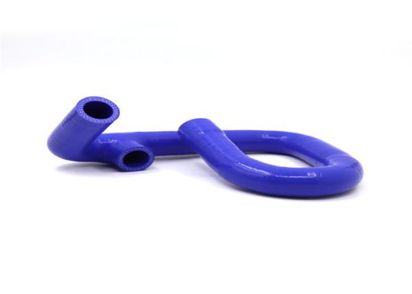 Smooth Automotive Silicone Hoses No Contamination Artificial Winding Rubber
