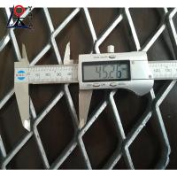 Filtre à écran de fenêtre hautement corrosif Durable Steel Iron Expanded Wire Mesh Dans des formes de trous personnalisés