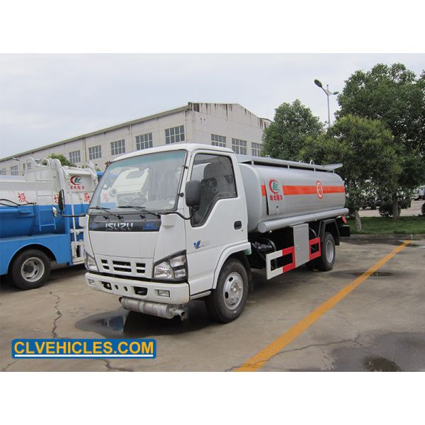 ISUZU N Series Gasoline Tanker Truck 130hp 6000 Liters For Long Distance Hauling