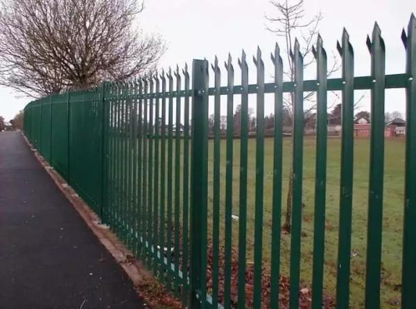 Aço 3.6m Secção W Alta Palisade vedação revestida em pó PVC revestimento