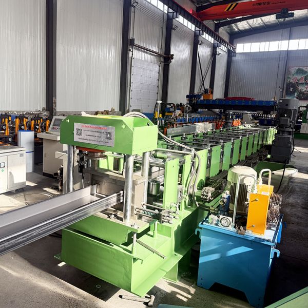 Auto Stop Cutting C Purlin Roofing Truss Making Roll Forming Machine 