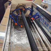 Ligne d'extrusion de tuyaux spiraux refroidis à l'eau avec une puissance de moteur de 37 à 55 kW