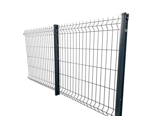 V Fold 3D Panel Triangle Bend Rigid Iron Wire Mesh Fence For Garden Fencing 5MM Wire Diameter PE Coated Surface