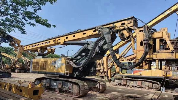 210kN Used Xcmg Piling Rig Machine XR240 6UZ1X Engine With Interlock Kelly Bar