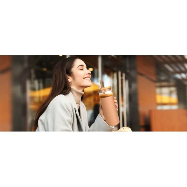 Grado alimenticio Blanco 20 oz botella de vidrio con tapa silicona manga protectora tapa de bambú botella de vidrio de agua para bebidas calientes y frías