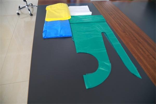Disposable PE Aprons Plastic Aprons Flat Aprons Aprons On roll Aprons On Block Polyethylene Aprons