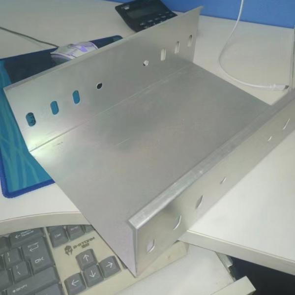 Pre Galvanizado Superficie Finish Cable de aluminio bandeja para aplicaciones ligeras y versátiles