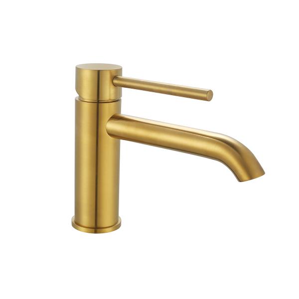 Кран для холодной и горячей воды в ванной