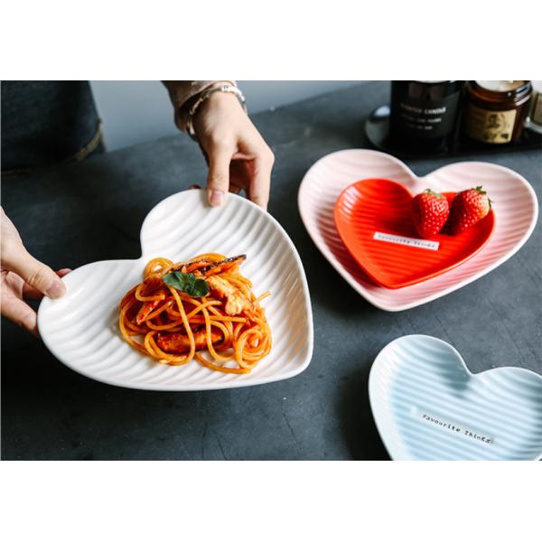 Assiette en céramique en forme de coeur créative pour gâteau Dessert fruits 6 pouces 8 pouces