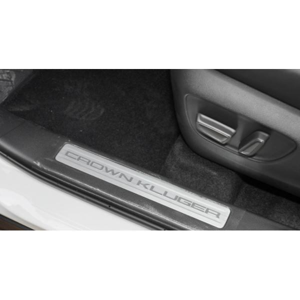 Автомобиль 2023 наградной версии четырехколесного привода КРОНЫ KLUGER 2.5L HEV ТОЙОТА средний