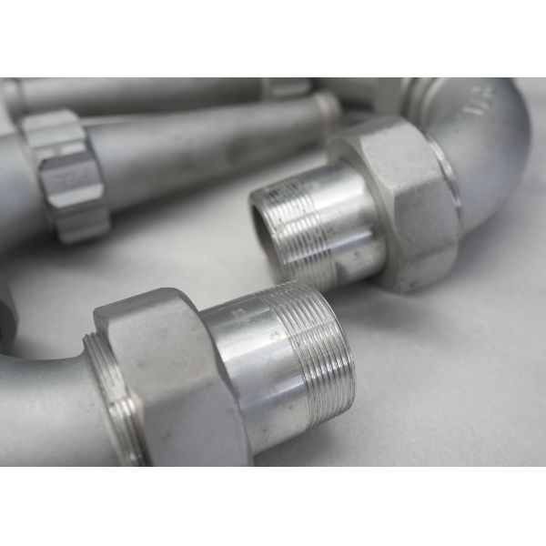 Dispositif de rinçage avant à trois virages pour camions à eau Zoomlion: alliage d'aluminium, buse en forme de U, jet d'eau cylindrique, nettoyage de route