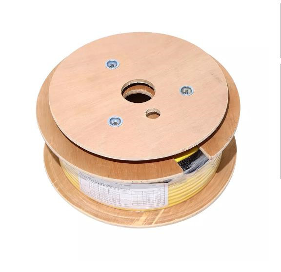 Специальный предварительно завершенный волокнистый кабель внутренний / наружный одномодный режим 4/6/8/12 Ядро LC / SC с тягающимися глазами