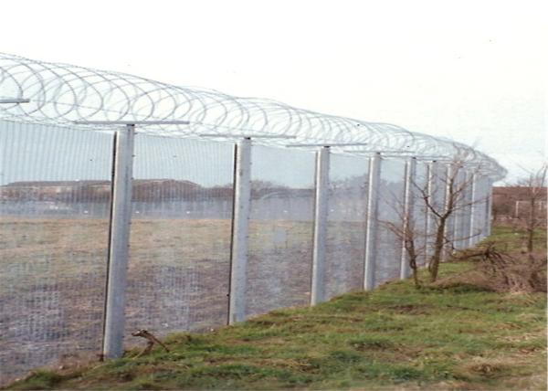 Factory price 2x2 welded wire security fence prison mesh