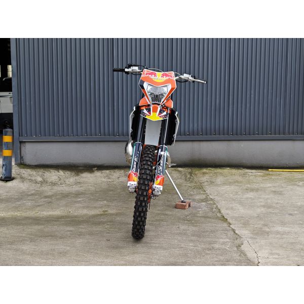 300cc Two Stroke Enduro Motorcycle With Water Cooled Engine Lightweight Aluminum Parts