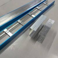 En el caso de los cables de aluminio de plata, el sistema de gestión de cables interior y exterior