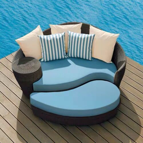 Luxury hotel outdoor wicker furniture PE rattan daybed seaside sunbed