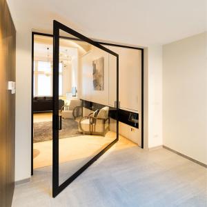 Low-E Glass Type Glass Pivot Front Door with Tempering Glass and Aluminum Alloy