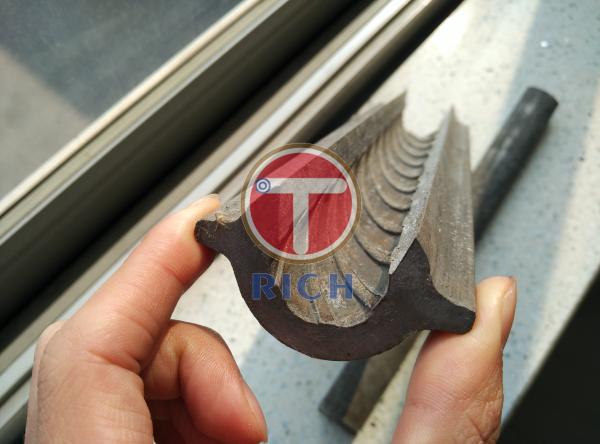Tubes de chaudière sans couture rayés multi intérieurement à nervures étirés à froid