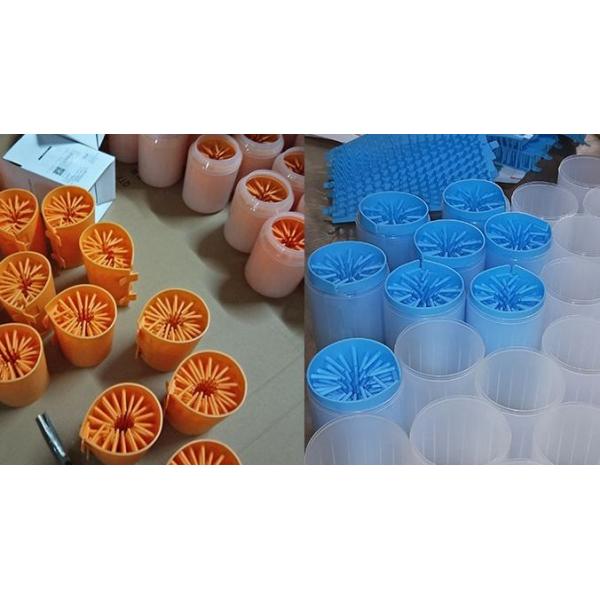 Herramientas de limpieza para mascotas de silicona, taza portátil para lavar patas de perro, azul / naranja / verde