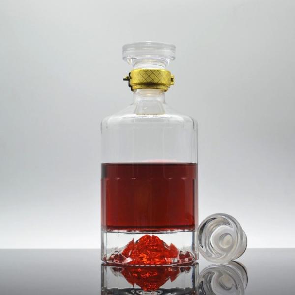 Cork Sealing Type 750ml Glass Empty Bottles for Fancy Liquor in Super Flint Material
