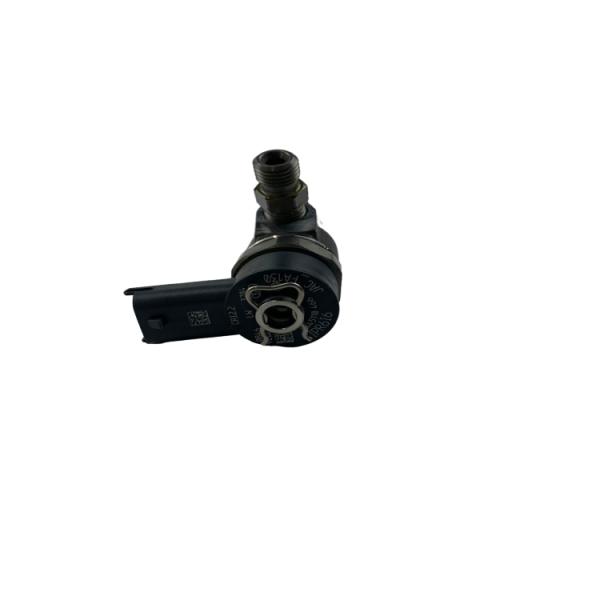 New Hot Selling High Precision Steel Diesel Engine Fuel Injector ABS Material for Trucks
