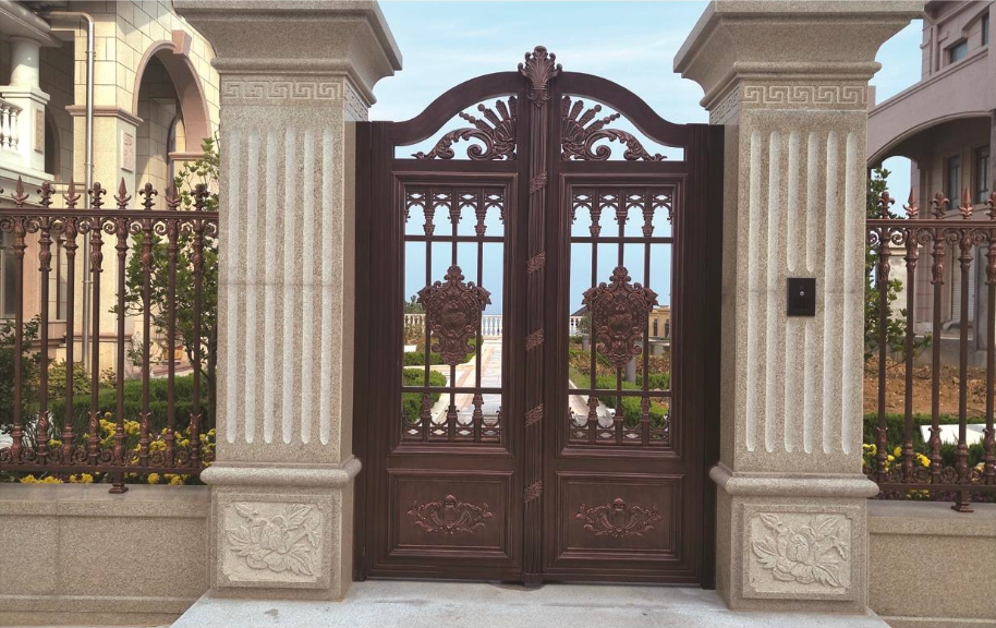 The courtyard gate S-D066