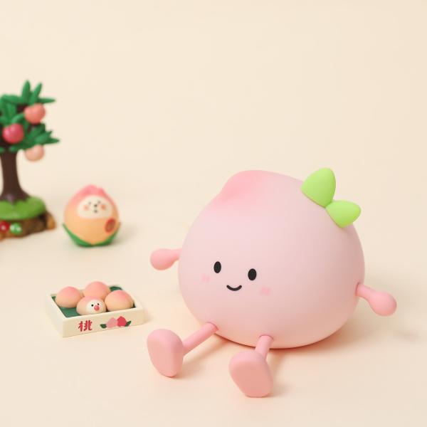 Latest Cute Peach Silicone Night Light Rechargeable Eye Protection Bedside Lamp For Baby Bedroom Colorful Peach Night Lighting