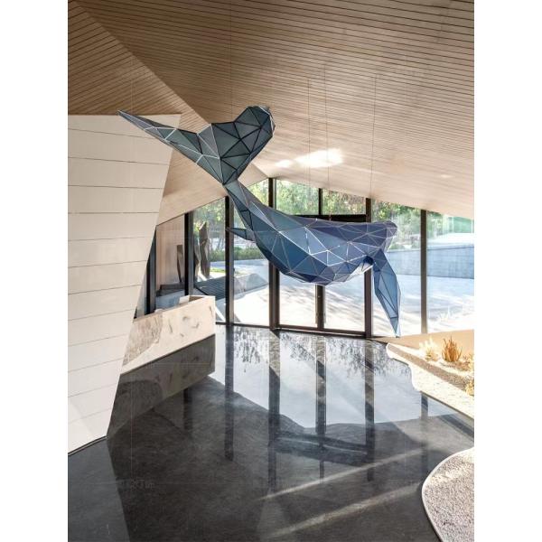 Lâmpada de pendente grande de golfinho azul moderno personalizado para decoração de interiores Iluminação de projetor de escultura geométrica para villa