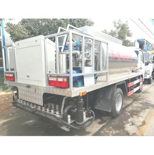 2022 Hot Selling Bitumen Asphalt Distributor Truck for Road Construction Sale