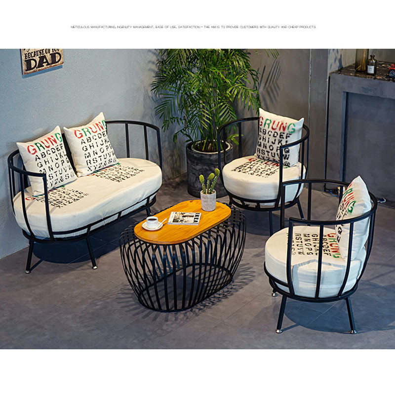 Outdoor Living Room Furniture 3Piece Iron Coffee Table Set with Modern Round Design