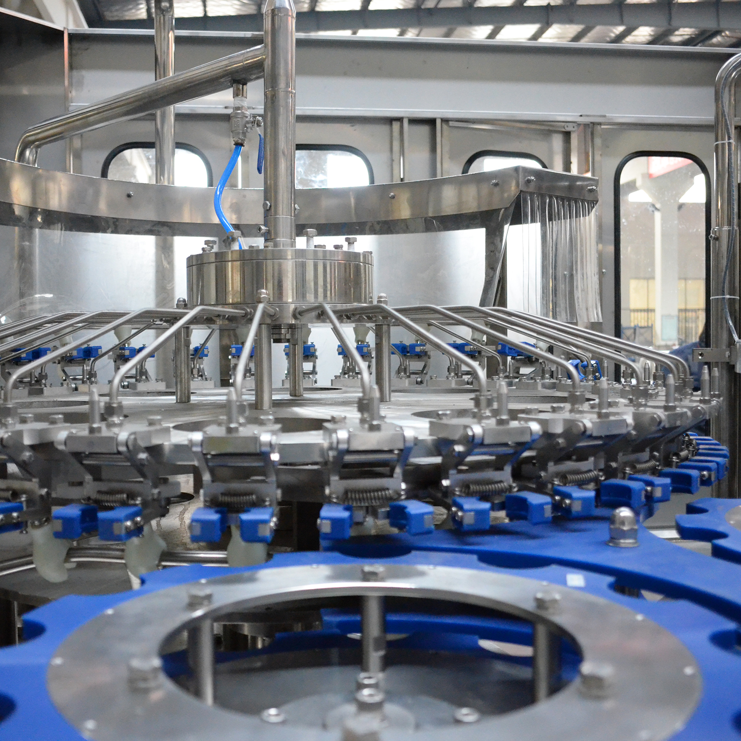 Покрывать роторного Monobloc сока машины Capper заполнителя Rinser разливая по бутылкам