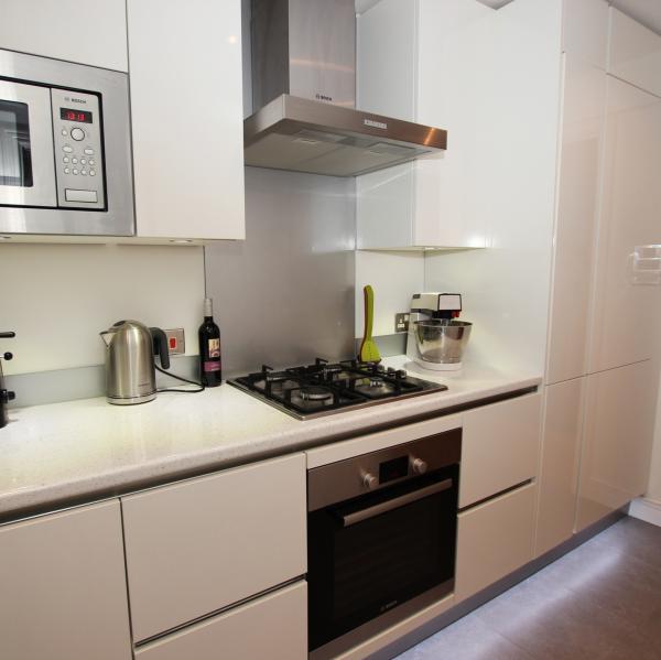 Modern Lacquer Home High Gloss Kitchen Cabinet With Smooth Surface