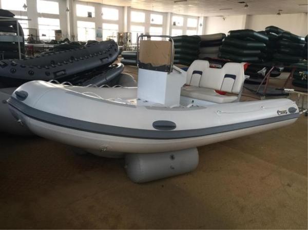 Colorful Aluminum Commercial Fishing Boats Easy Maintain 4.2m For 9 Passengers