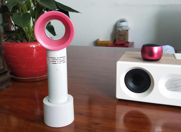 USB Mini Leafless Fan Portable Handheld Chargeable Mini Bladeless Fan