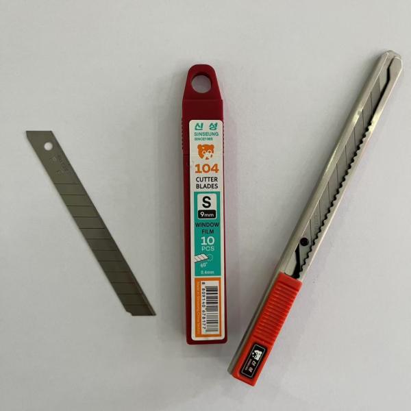 Silver 9mm SK2 Snap Cutter Blade For Smooth And Precise Cuts On Paper