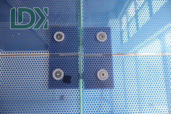 Lieu d'entraînement de compétition de cour de squash panoramique standard LDK2022E avec mur de verre bleu