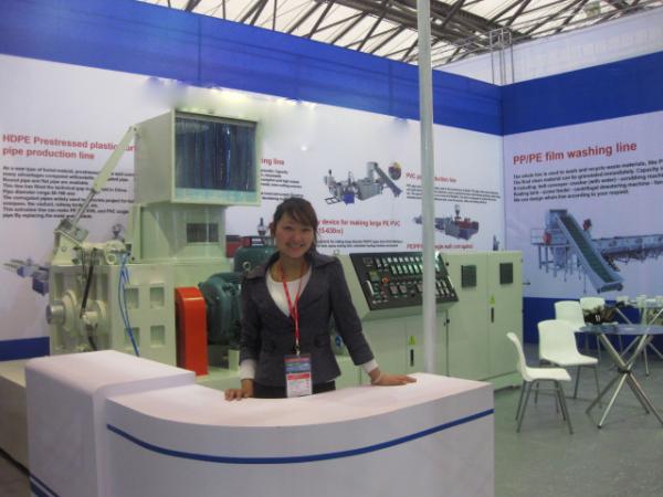 Plastic Film Pet HDPE Recycling Machine Bottle Barrel Crate Container Washing Device