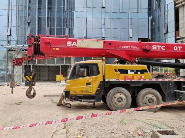 90% Près de 2019 550t 55t Cran de camion d'occasion Cran hydraulique Équipement de construction Orange Vente