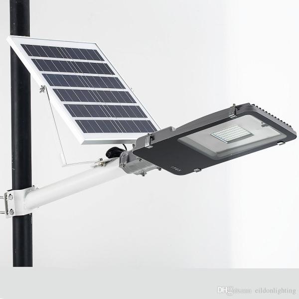 luzes solares de alumínio de 10W polo posto, controlador posto solar do telecontrole da lâmpada de rua