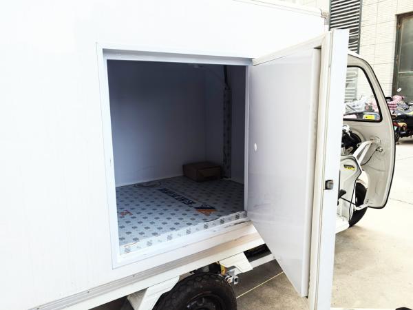 ODM Electric Cargo Refrigerated Tricycle For Logistics Transportation