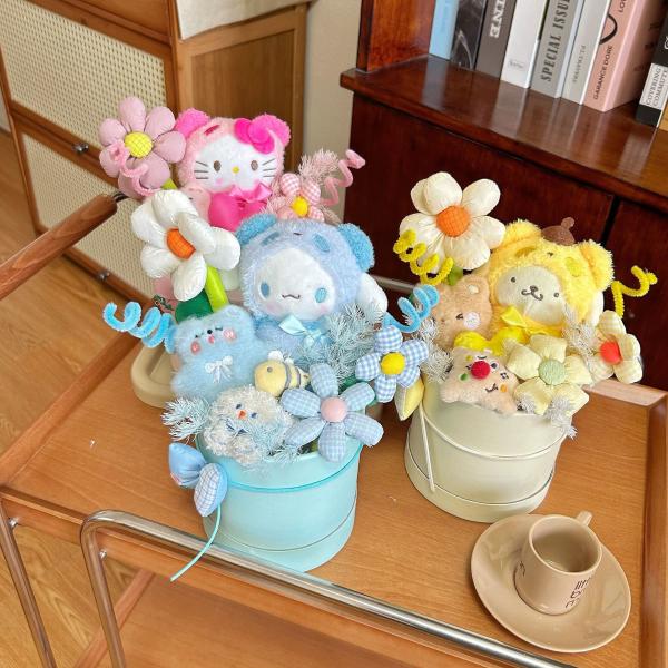 Small flower box cylindrical doll bouquet finished product for girlfriend doll creative gift Christmas gift souvenir