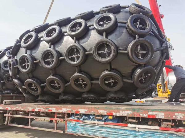 D3.3*L6.5m 50Kpa Boat Fender Rubber With CCS ISO9001 ISO17357 Certificate