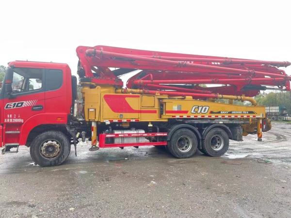 Pompes hydrauliques 47M montées sur un camion pour le mélangeur de béton pour 2021