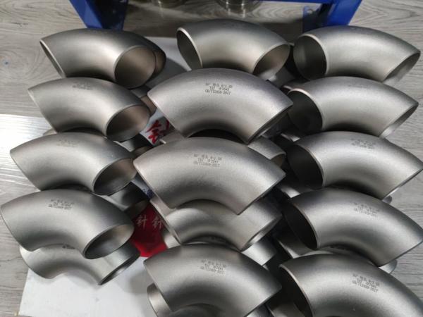 Encaixes de tubulação sem emenda do titânio da categoria 2 do fabricante ASME B16.9 cotovelo de 90 graus