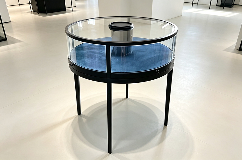 Matte Black Counter Jewellery Blue Ambient Light Black Jewelry Display Stands