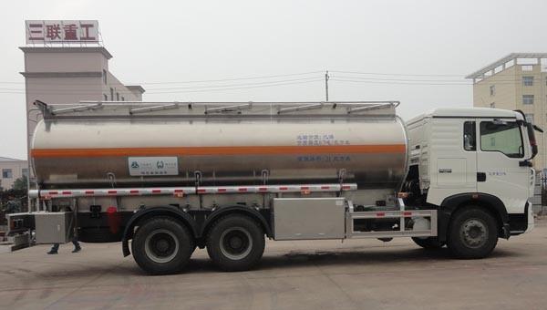 Howo 20000 liter crude oil transportation trucks 20cbm fuel oil trucks for sale