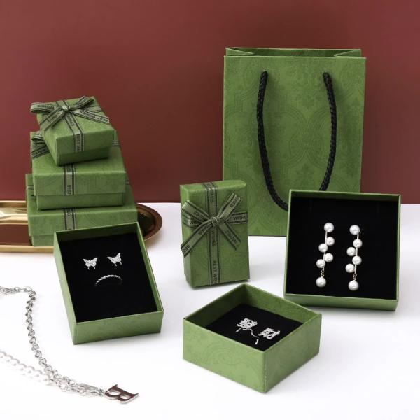 Charm Jewelry Box with Acceptable OEM/ODM and Zipper Closure