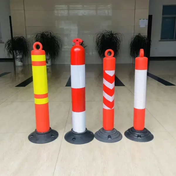 PE Material Flexible Warning Post Traffic Bollard with 80cm Height and Rubber Base for Road Safety